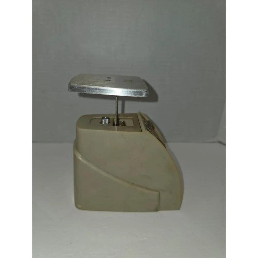 vintage Pelouze Model P-2 postal scale designed to weigh parcels up to 2 pounds.